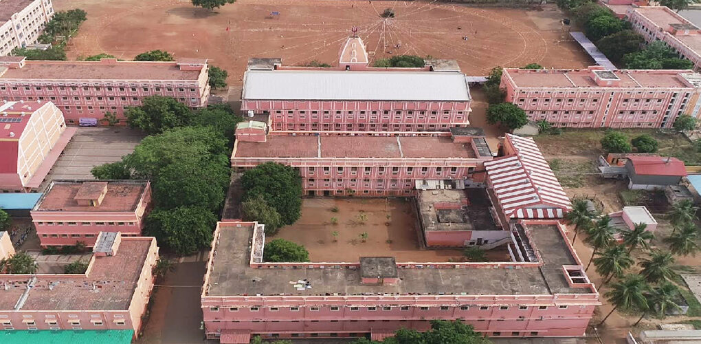 Vivekananda-College.jpg